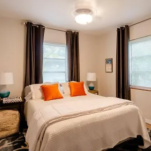 Holiday home Relax At Renellie, Tampa