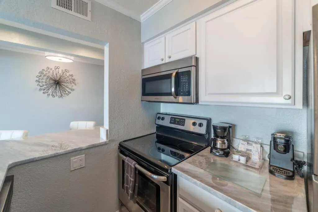 421-Fully Renovated, Wifi, Pool, Amazing Views, Near Bucs Stadium Tampa
