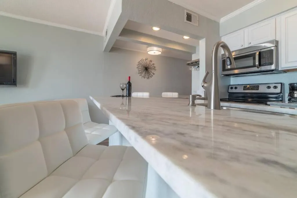 421-Fully Renovated, Wifi, Pool, Amazing Views, Near Bucs Stadium Tampa 0*,  United States