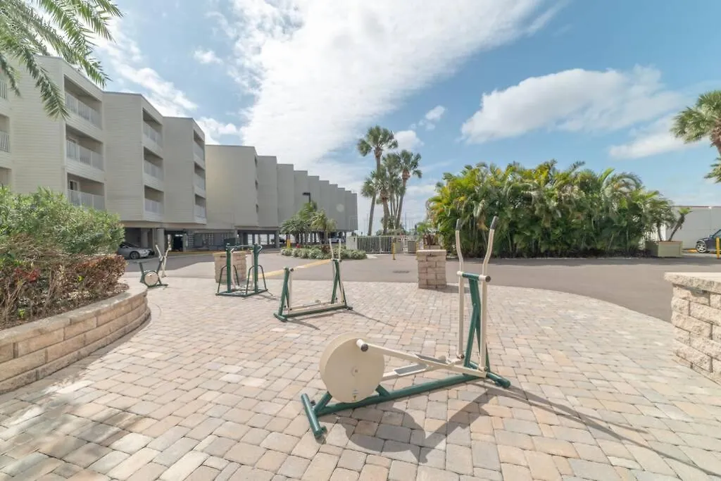 421-Fully Renovated, Wifi, Pool, Amazing Views, Near Bucs Stadium Tampa Apartment