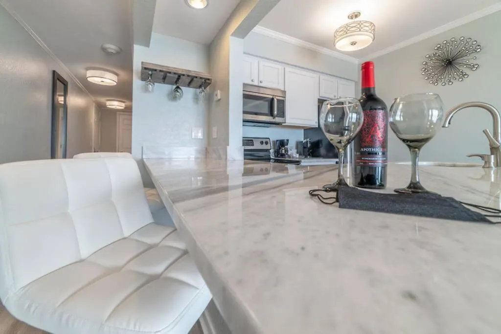 421-Fully Renovated, Wifi, Pool, Amazing Views, Near Bucs Stadium Tampa 0*,  United States