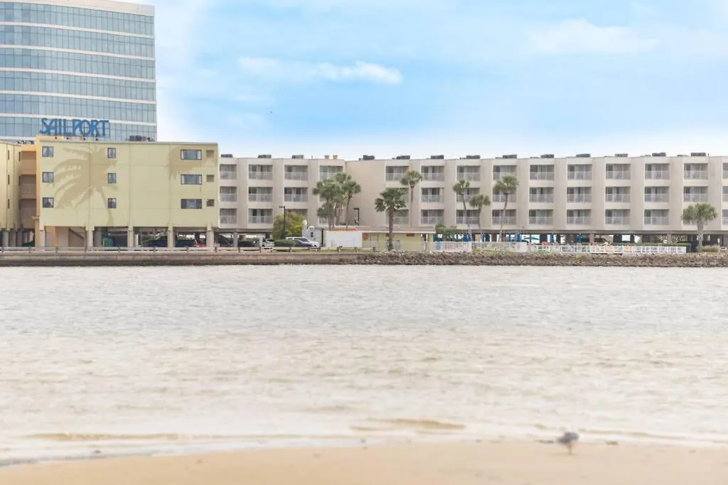 421-Fully Renovated, Wifi, Pool, Amazing Views, Near Bucs Stadium Tampa United States
