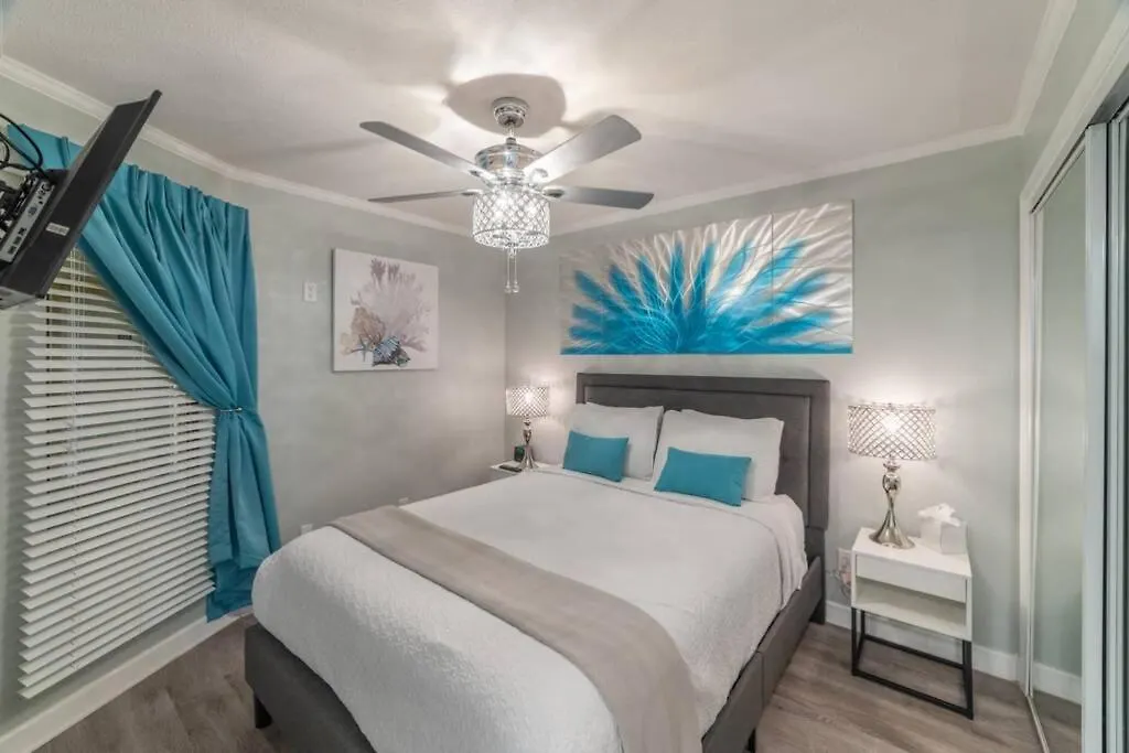 421-Fully Renovated, Wifi, Pool, Amazing Views, Near Bucs Stadium Tampa 0*,